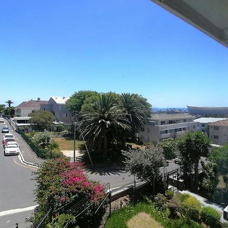 Portswood Mews - Chic White Studio Apartment Green Point เคปทาวน์ ภายนอก รูปภาพ