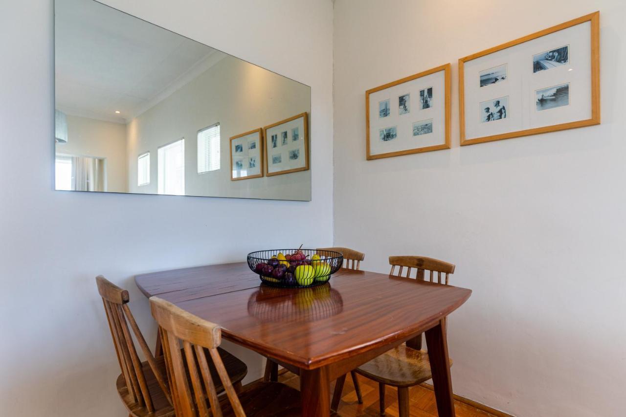 Portswood Mews - Chic White Studio Apartment Green Point เคปทาวน์ ภายนอก รูปภาพ