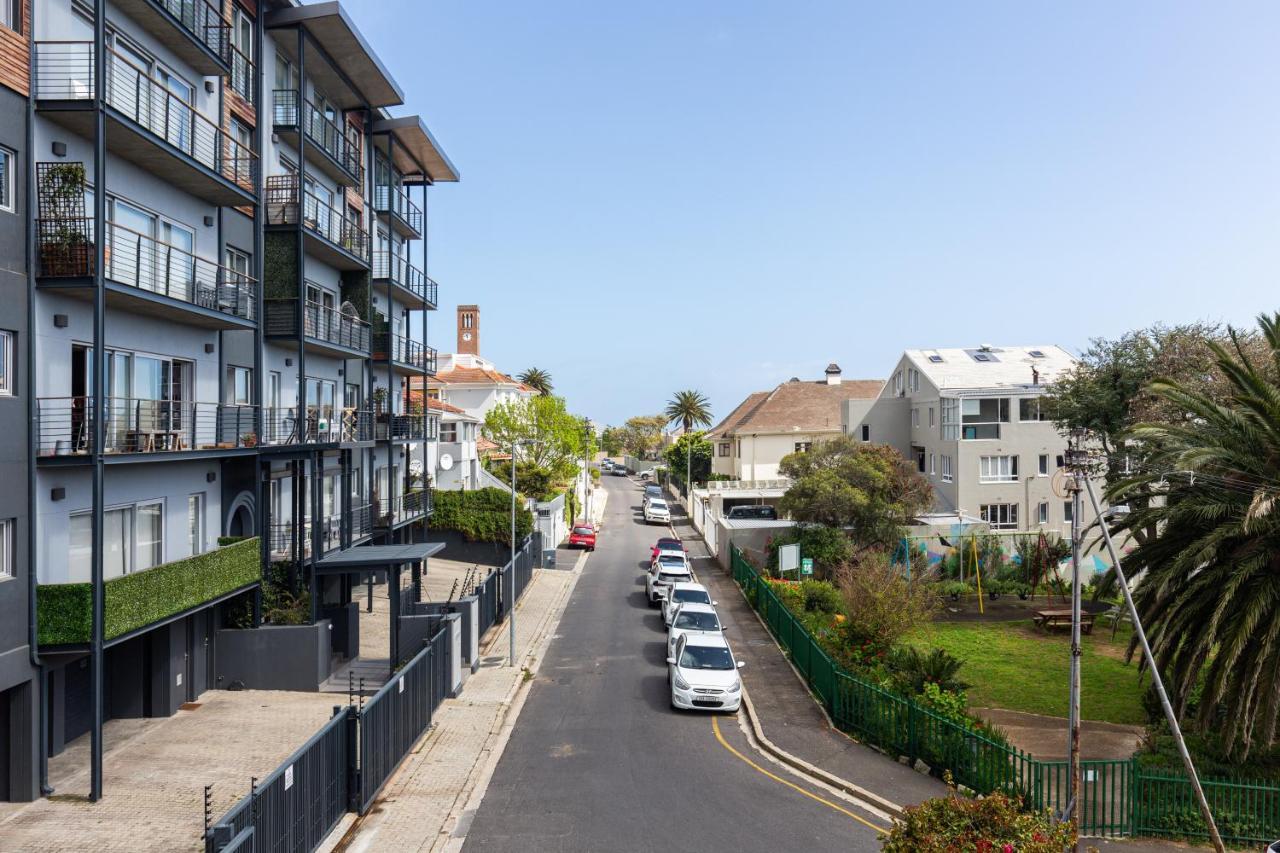 Portswood Mews - Chic White Studio Apartment Green Point เคปทาวน์ ภายนอก รูปภาพ